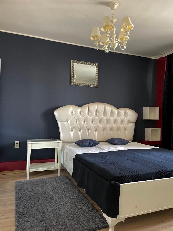 Apartament Cu 3 Dormitoare Jolie.M Leilighet Galaţi Eksteriør bilde