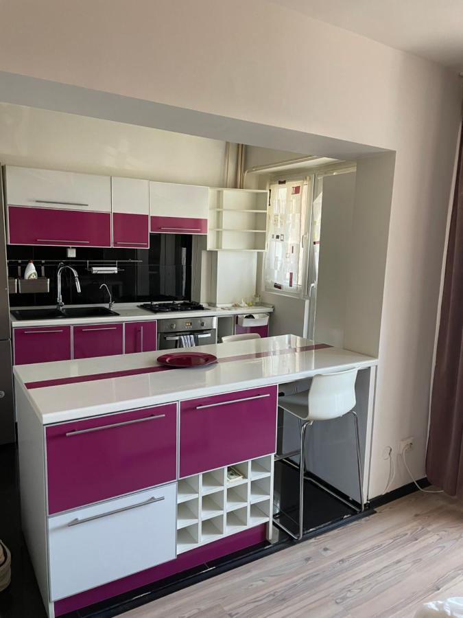 Apartament Cu 3 Dormitoare Jolie.M Leilighet Galaţi Eksteriør bilde