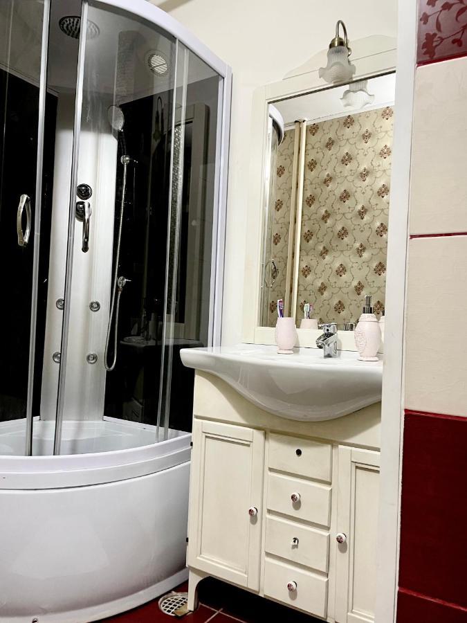 Apartament Cu 3 Dormitoare Jolie.M Leilighet Galaţi Eksteriør bilde