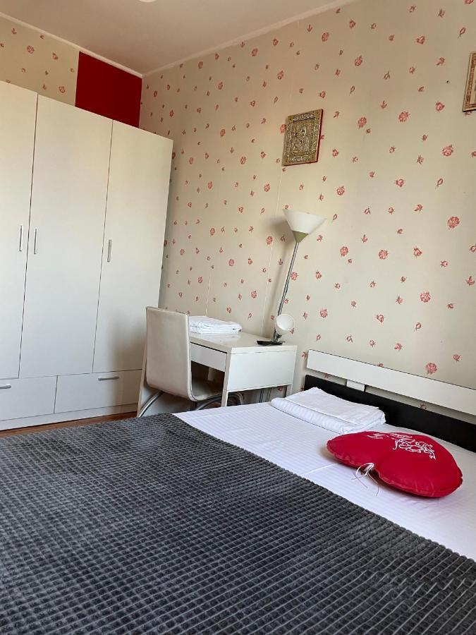 Apartament Cu 3 Dormitoare Jolie.M Leilighet Galaţi Eksteriør bilde