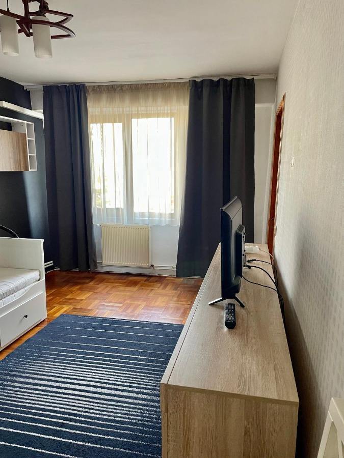 Apartament Cu 3 Dormitoare Jolie.M Leilighet Galaţi Eksteriør bilde