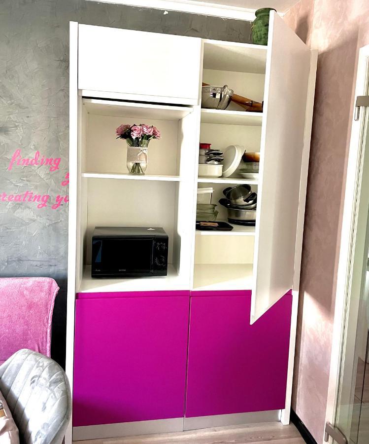 Apartament Cu 3 Dormitoare Jolie.M Leilighet Galaţi Eksteriør bilde