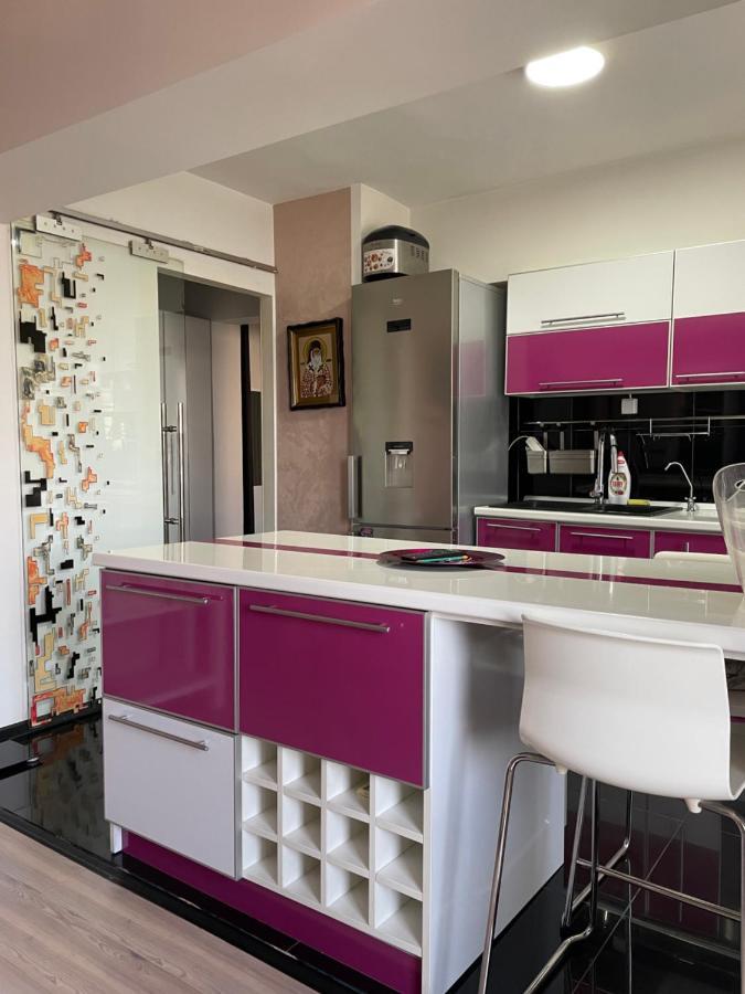 Apartament Cu 3 Dormitoare Jolie.M Leilighet Galaţi Eksteriør bilde
